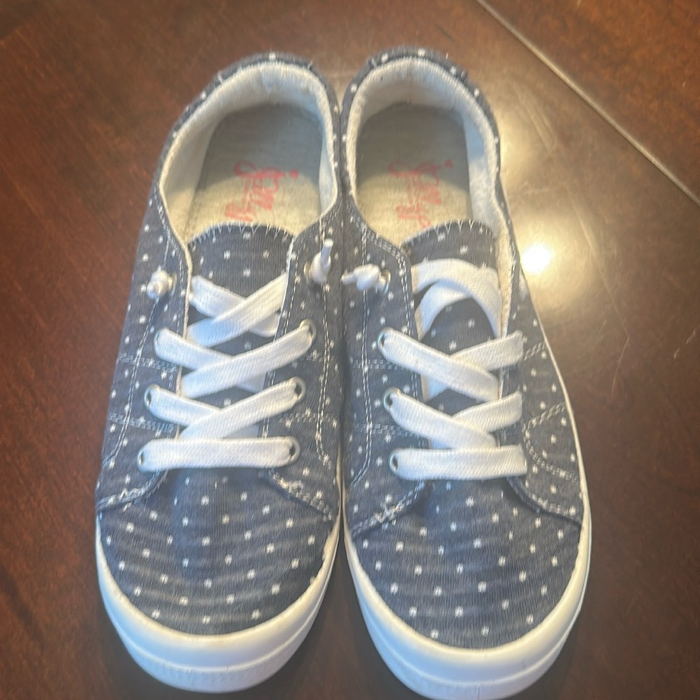 Jellypop comfort sneakers denim blue white polka dots size 8.5